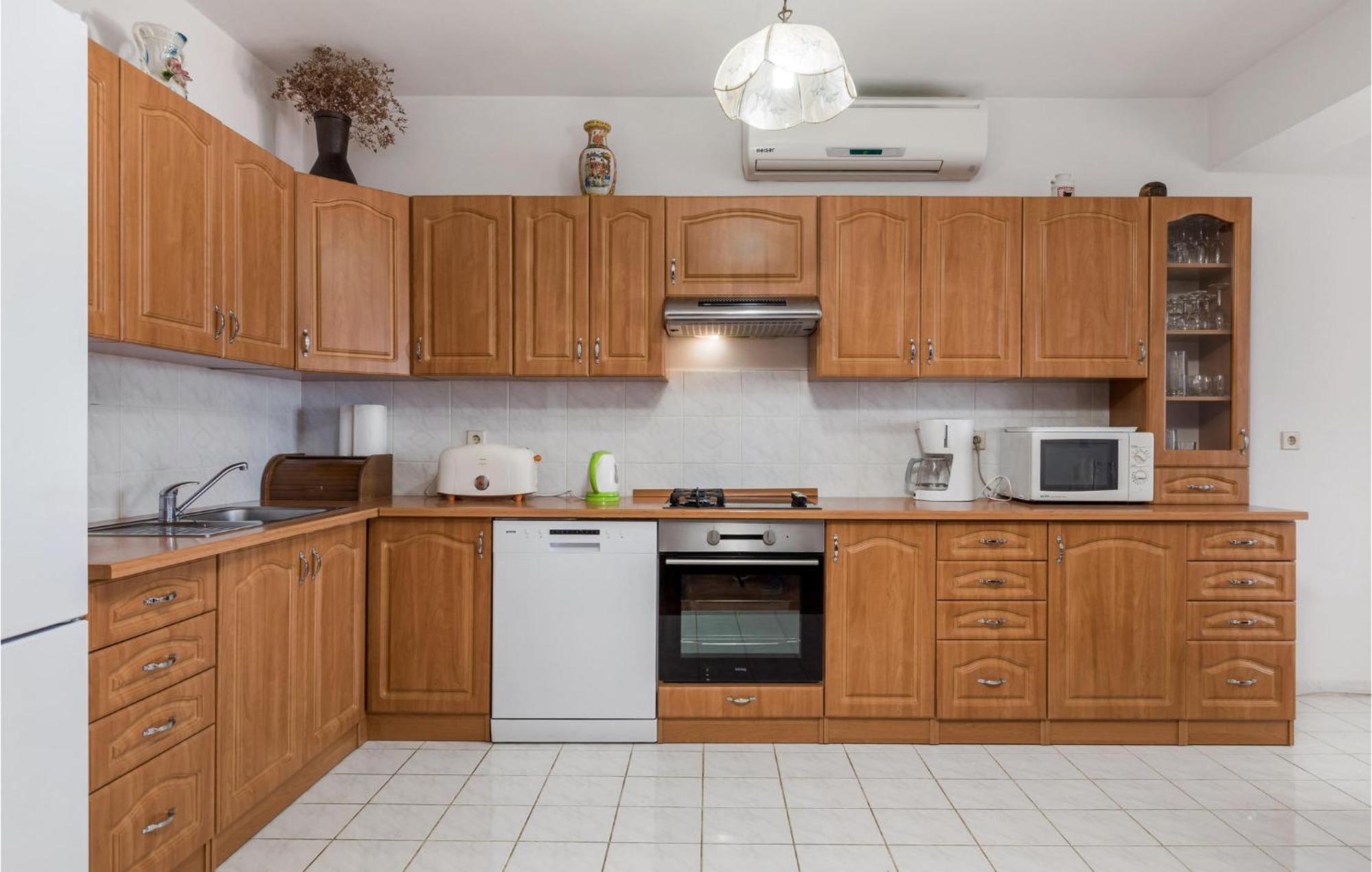 Nice Apartment In Sv,Juraj With Kitchen Sveti Juraj Exteriör bild